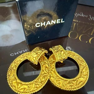 LOT 2136 24K gold plated CHANEL vintage transformer earrings