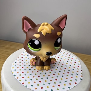 LPS German Shepherd #2137 / Authentic vintage Hasbro Littlest Pet Shop (2011)