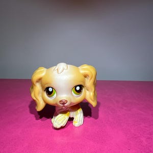 Littlest Pet Shop (LPS) figure/ZAD Tan White Cocker Spaniel Dog Puppy #79 G1
