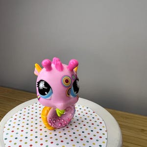 LPS Seahorse #1011 / Authentic vintage Hasbro Littlest Pet Shop (2009)