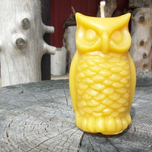 Beeswax Candle Owl shaped image 1