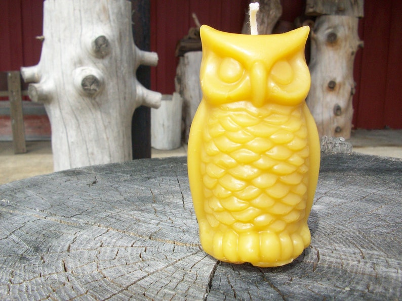 Beeswax Candle Owl shaped image 1