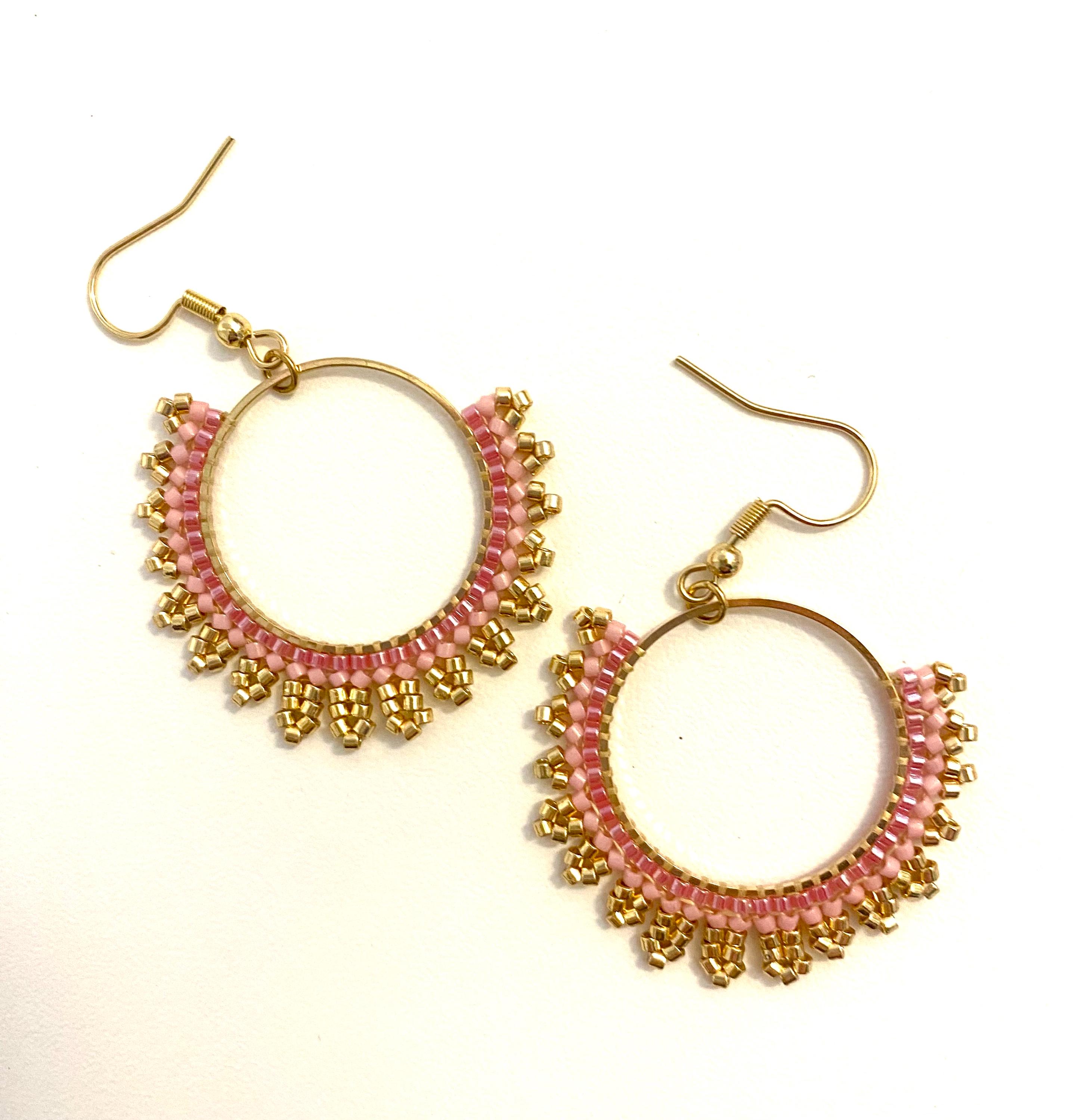 Boucles D'Oreilles Pendantes Fantaisie - Créole, Anneau Et Perle Rose, Argenté, Neuf Avec Étiquettes