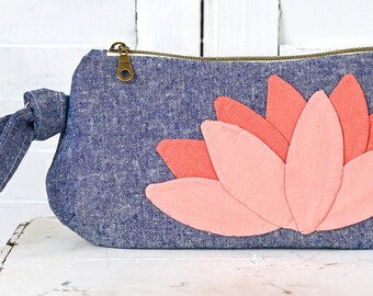 Bloom Linen Wristlet- Blue & Coral