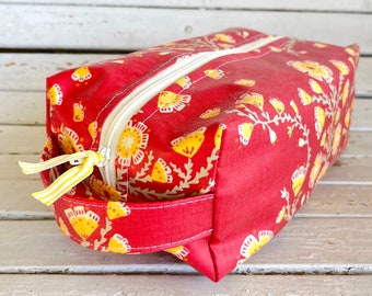 Medium Dopp Kit- Red Poppy