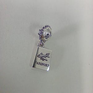 Pandora Silver Adventure czeka na zawieszkę Passport Travel Charm