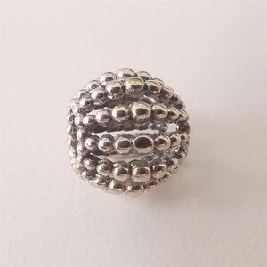 pandora e charm openwork decorato con sfere purely s925 ale