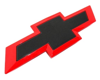 Emblema anteriore a farfalla da 27 cm per Silverado 1500 2016/2018, nero con bordo rosso, ricambio originale OEM codice 23236301, nuovo.