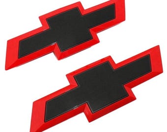 Emblema a farfalla anteriore da 27 cm e posteriore da 29 cm, 2 pezzi, per Silverado 1500 2016/2018, nero con bordo rosso, codice ricambio OEM 23236301, nuovo.