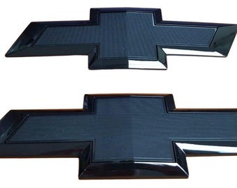 Emblema a farfalla anteriore da 27 cm e posteriore da 29 cm, 2 pezzi, per Silverado 1500 2016/2018, completamente nero, ricambio originale OEM codice 23236301, nuovo.