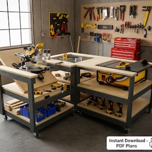 Peut inclure: Un atelier de menuiserie avec une scie à onglet, une scie circulaire et divers outils à main. L'atelier comprend un établi avec des étagères de rangement, des organiseurs d'outils et un mur de pegboard. Le texte "Instant Download - PDF Plans" est inclus.