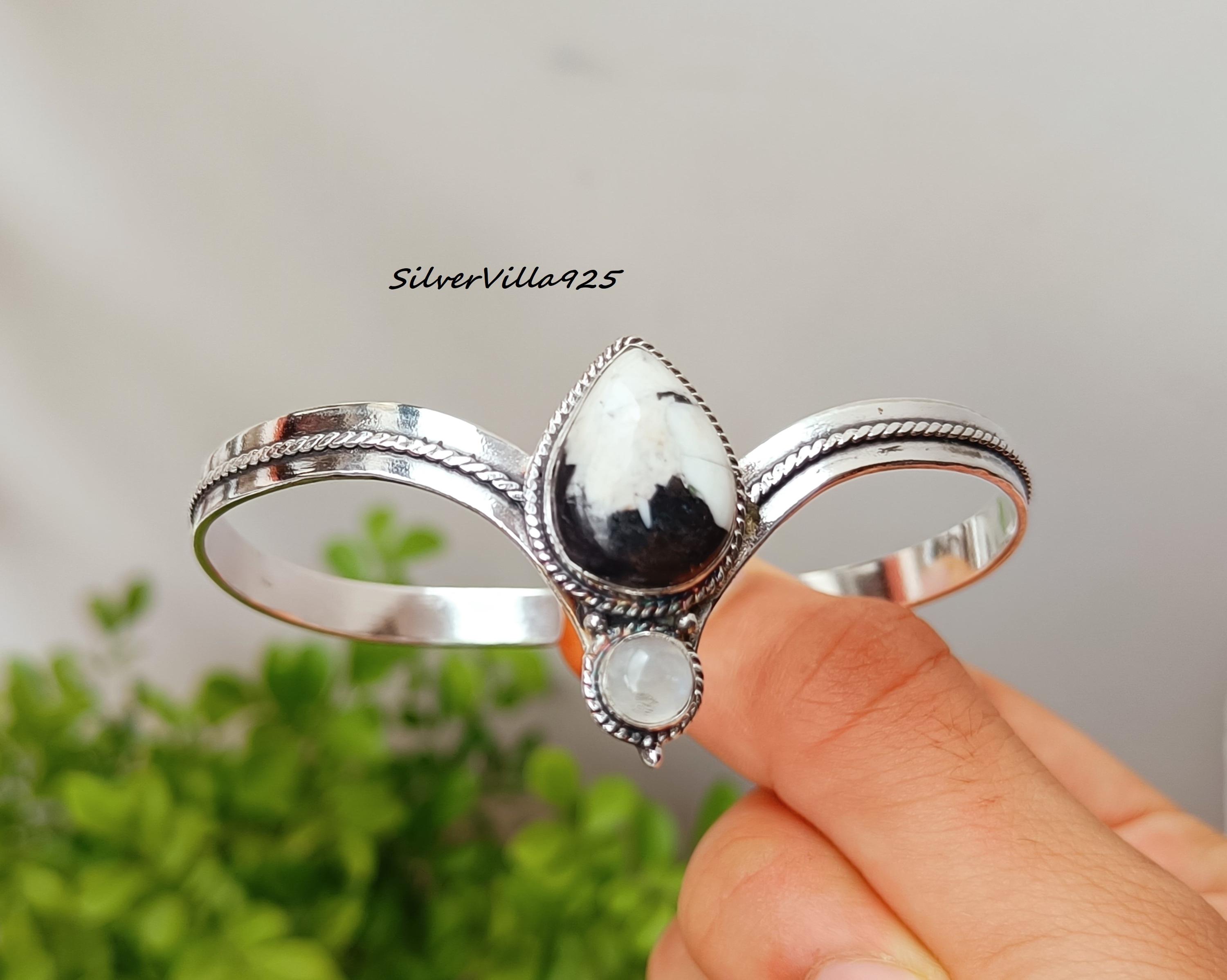 ホワイトバッファローターコイズバングル：925スターリングシルバー製