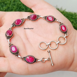 Handgemaakte robijndruppelvormige armband: sterlingzilveren boho-sieraden