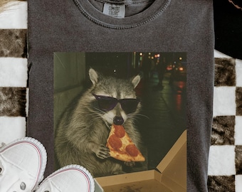 Raccoon Eating Pizza - Funny Meme Shirt Funny Graphic Tee Silly Shirt Gift Sarcastic Novelty Shirts Womens Funny Racoon Meme T-Shirt Vintage