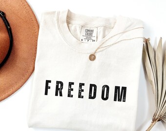 Camisa Freedom con colores cómodos, camisa Freedom para mujer, camisas Freedom, camisa Charlie Kirk, camisa minimalista, camiseta Freedom, camiseta Freedom