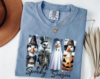 Camiseta de pato de temporada espeluznante Comfort Colors®, divertida camiseta de ganso para Halloween, adorable camiseta de disfraz de animal otoñal, camiseta de calabaza con esqueleto, fantasma y bruja