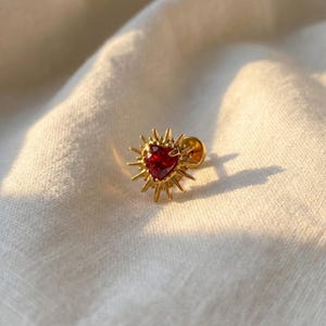 16G Titanium Heartbreak Stud, Broken Heart CZ Flat Back Earring, Edgy Helix Tragus Conch Piercing, Y2K Emo Jewelry