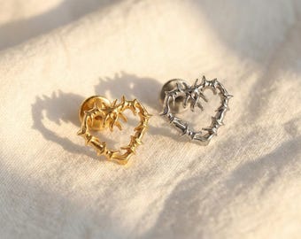 16G Titanium Hollow Heart Flat Back Stud • Gothic Cartilage, Helix & Tragus Earring – Dainty Labret Piercing Jewelry