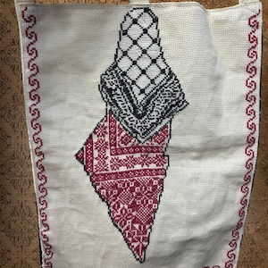 Handmade Palestinian Embroidered Wall Hanging - Keffiyeh and Tatreez Design - Cultural Home Decor Gift