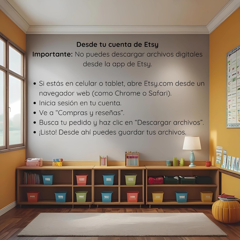 Puede incluir: Una habitaci&oacute;n con estanter&iacute;as de madera, cubos de colores y una alfombra. El texto en la pared proporciona instrucciones sobre c&oacute;mo descargar archivos digitales de Etsy. Tambi&eacute;n se ven una l&aacute;mpara peque&ntilde;a y un puf.
