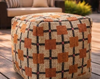 Pouf marocchino moderno intrecciato a mano, ottomano con cuscino geometrico da pavimento, pouf Kilim in lana in stile boho, poggiapiedi cubico fatto a mano per l'arredamento di soggiorno e patio.