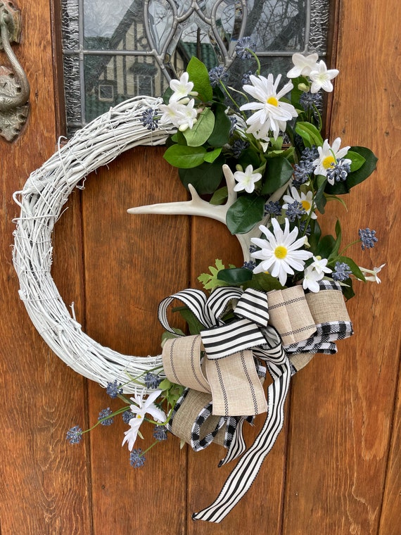 Spring Antler Wreath-Antler Wreath-Cabin Wreath for Spring-Deer Antler Decor-Cabin Wreath-Western Wreath-Rustic Wreath-Summer Antler Wreath\