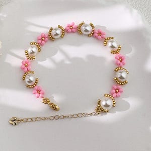 Light Pink Seed Bead Daisy Bracelet: Handmade Pearl & Gold Jewelry