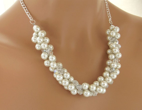 Chunky white pearl best sale necklace