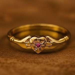 14K Gold Claddagh Ring, Tiny Celtic Irish Ring, Claddagh Ring, Irish Promise Ring, Claddagh Band Thumb Ring, Heart Shaped Promise Ring Gift