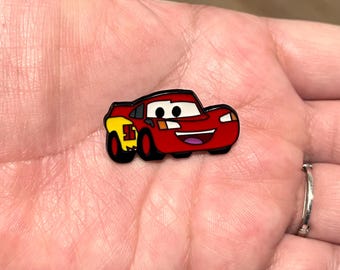 Happy Lightning McQueen Enamel Pin - Smiling Racing Car Movie Metal Pin