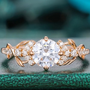 Anillo de compromiso solitario de moissanita transparente con diseño de enredadera retorcida en oro rosa de 10 quilates, talla brillante redonda, inspirado en la naturaleza y con forma de hoja. Anillo de promesa apilable.