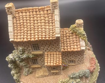 Lilliput Lane Collectable Cottage- Boxed, as New- Scottish