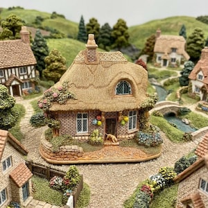 Lilliput Lane Collection - Etsy