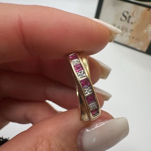 Vintage 9ct Gold Ruby Diamond Curved Band Ring | London Hallmarks Size Q1/2