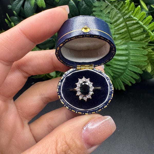 Vintage Solid Gold Sapphire & Diamonds cluster Ring, 9ct hallmarked size O