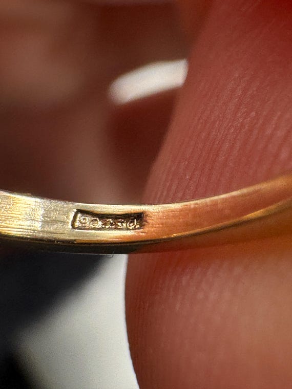 Vintage Solid  9ct Yellow Gold Ring square Sapphi… - image 15