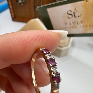 ヴィンテージ 9カラット ゴールド ルビー＆ダイヤモンド ハーフエタニティリング — ロンドン 1989年、サイズ P1/2 (1.63g)