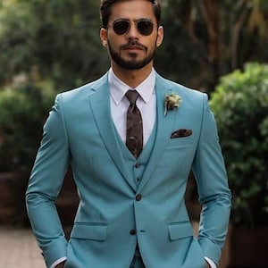Men Sky Blue Three‑Piece Suit, Elegant Slim Fit Blazer with Matching Trousers for Groomsmen.