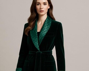 Emerald Green Velvet Robe: Quilted Collar, Luxury Loungewear
