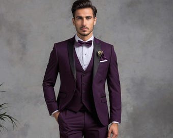 Traje de esmoquin morado ciruela para hombre: atuendo entallado para padrinos de boda