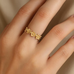 Brass Flower Band Ring – Handmade Dainty Floral Ring, Boho Vintage Jewelry, Minimalist Stackable Ring for Women