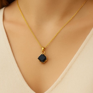 Black Onyx Pendant Necklace – Gold Plated Healing Crystal Jewelry, Square Gemstone Charm, Protection Amulet Gift for Men & Women