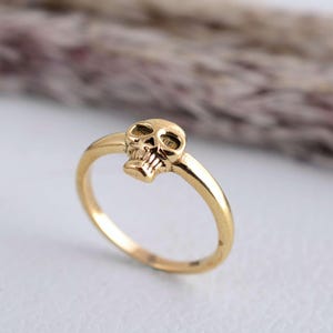 Brass Skull Ring for Men & Women, Gothic Punk Jewelry, Handmade Gold Tone Skeleton Band, Minimal Skull Design, Adjustable Halloween Gift
