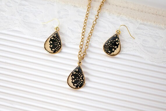 Gold Teardrop Jewelry Set, Gold Earrings and Necklace Set, Black Necklace and Earrings, Teardrop Jewelry Set, Unique Gift for Wife