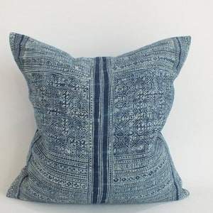 Blauw kussen Hmong kussensloop Vintage stof etnisch accent kussenhoes Handgeweven textiel hennep Sierkussens sierkussens