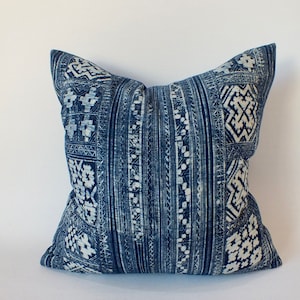 Funda de cojín estampada a mano en algodón batik azul Funda de almohada étnica vintage Manta decorativa Textiles decorativos Cojín de suelo Frazada Indigo