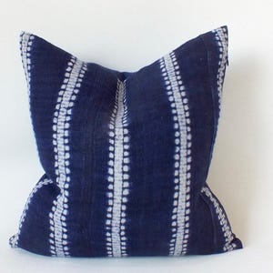 Blauer Kissenbezug Handgewebtes Hanfkissen Tribal Dekokissen indigo marine blau Batik Wohnkultur Sofakissen
