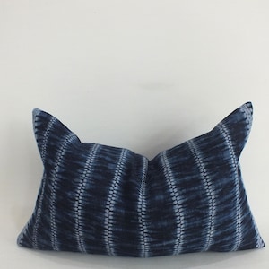 Blauwe kussenhoes Vintage stof Etnisch textiel Decoratief kussen Lumbale sierkussensloop Hmong hennepkussen Boho-stof