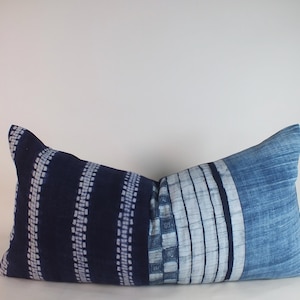 Alte Hmong Stoffe Handgewebte Hanf und Batik Baumwolle Nackenrolle Kissen für das Wohnzimmer Wohnkultur