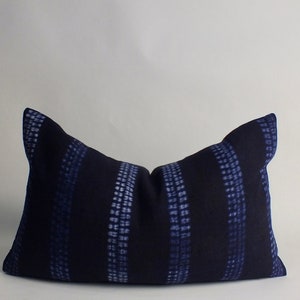 Blauwe kussenhoes Vintage stof Etnisch textiel Decoratief kussen Lumbale sierkussensloop Hmong hennepkussen Boho-stof